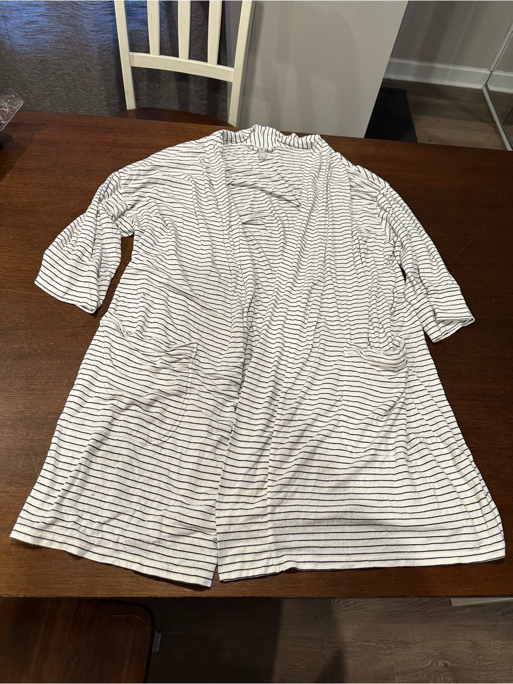 GapBody Women’s M/L White Black Striped Lightweight Open Front Cardigan